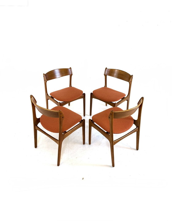 Image 1 of Set van 4 gerestaureerde eetkamerstoelen, Erik Buch ‘70