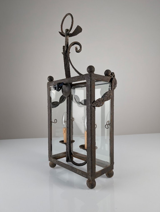 Image 1 of Lanterna in ferro battuto con pannelli in vetro, motivi fogliati