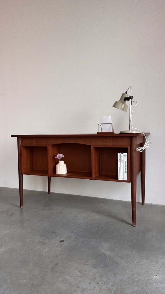 Image 1 of Bureau vintage danois (2 faces) Teck