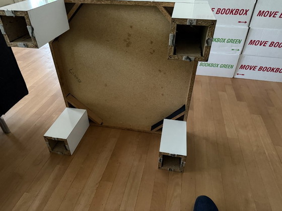 Image 1 of White lacquered coffee table 80x80 cm