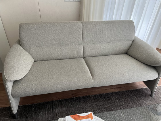 Wunderschöne Leolux Felizia Sofas, 2- und 2,5-Sitzer-Sofas – 2 Sitzer Sofas, Textile, Aluminium (photo 10 of 15)