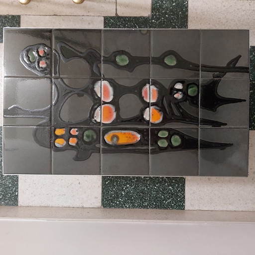 Tavolino vintage Belarti con piastrelle in cotto dipinte a mano.