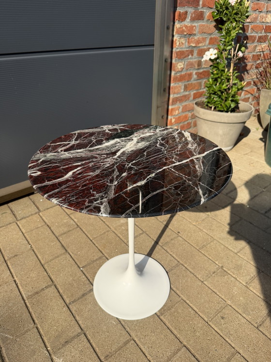 Image 1 of Table d'appoint Knoll Tulip en marbre Rosso Rubino, état neuf ! Eero Saarinen
