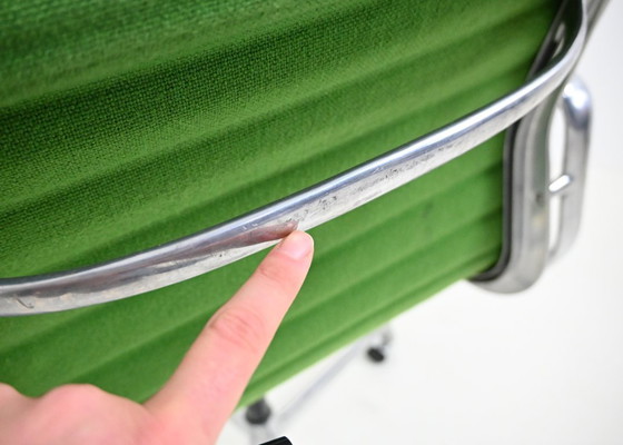 Sedie da ufficio di Charles & Ray Eames per Herman Miller, anni '70, set di 3, Tessile, Alluminio, Verde (foto 11 di 11)