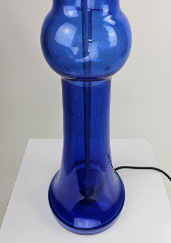 Image 1 of Blaue Glastischlampe im Midcentury-Design von Nanny Still für Raak, Niederlande, 1960er Jahre