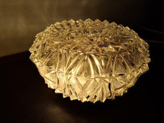 Image 1 of Plafonnier vintage J. années 60/70 en cristal épais, motif géométrique en losanges