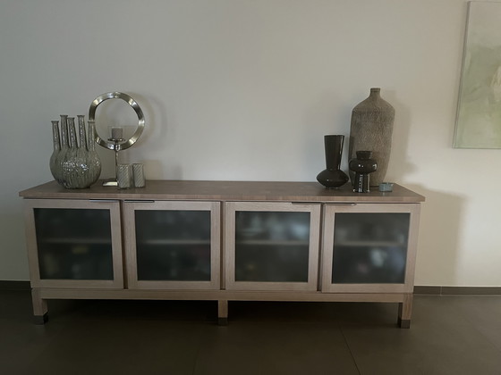 Image 1 of Eiken Massief Kopshouten Dressoir Met 4 Deure