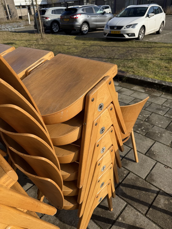 Image 1 of Lotto di 76 sedie impilabili in compensato vintage, Kaderer '60