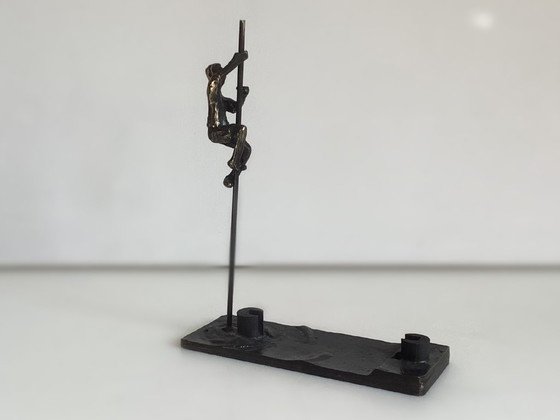 Image 1 of Statue bronze pole vaulter signed