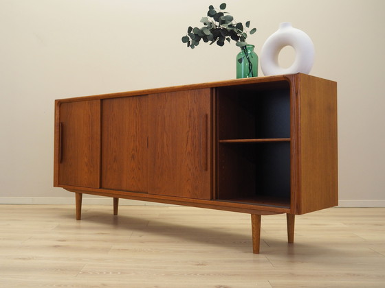 Image 1 of Buffet en chêne, design danois, années 1960, production : Danemark