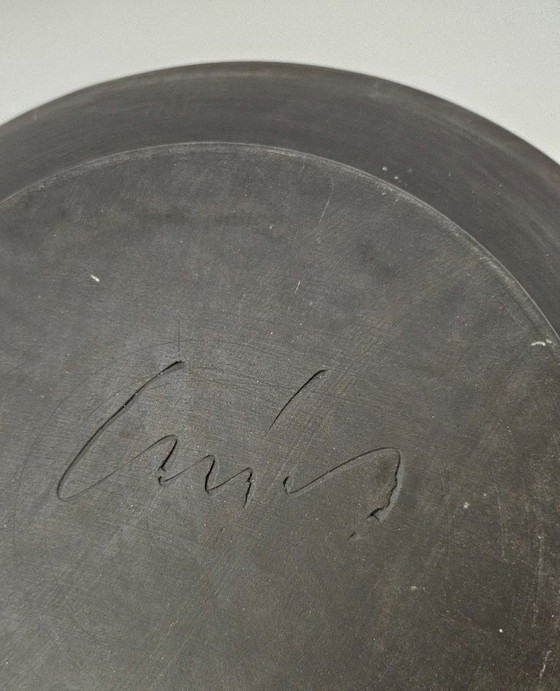 Image 1 of Piatto da parete UNICO, grande, vintage, fatto a mano in CERAMICA NERA ungherese, anni '70