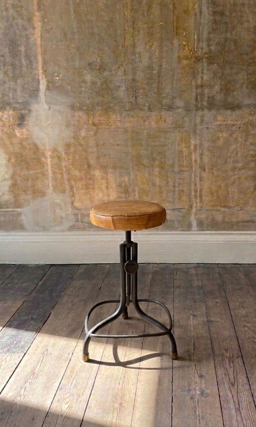 Schwerer, stabiler Hocker (Gewicht ca. 5 kg) – Vintage-Industrie-Studiohocker – Verstellbar – Ledersitz