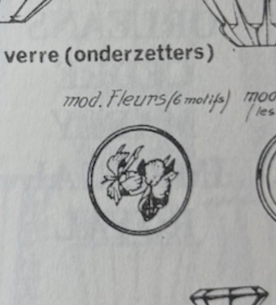 Image 1 of Coffret de 6 sous-verres en cristal Val Saint Lambert « Fleurs » – Motifs floraux – Style années 1950 – En boîte