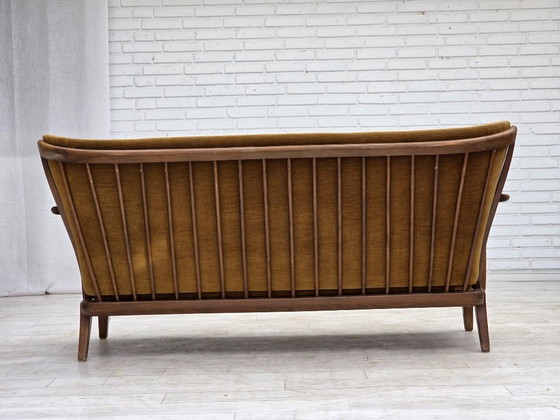 Image 1 of Jaren 60, Deens ontwerp van Alfred Christensen, 2-zitsbank, groene meubelvelours.