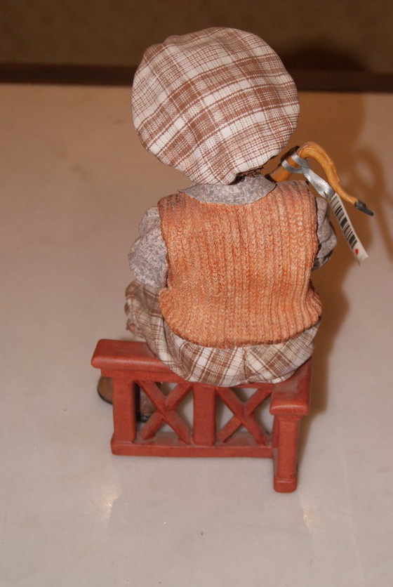 Image 1 of Statuette eines Jungen mit Saxophon in Capodimonte