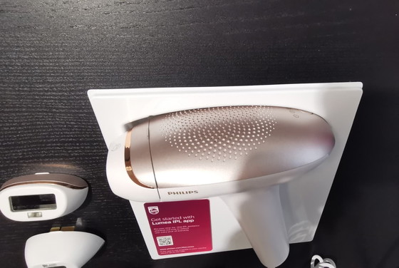 Image 1 of Philips Lumea BRI923