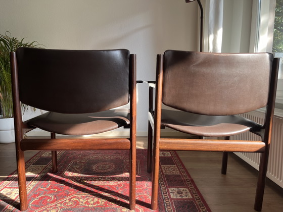 Set Van 2 Mahonie Armstoelen, Deens Jaren 60 – Barkrukken, Wood (photo 9 of 9)
