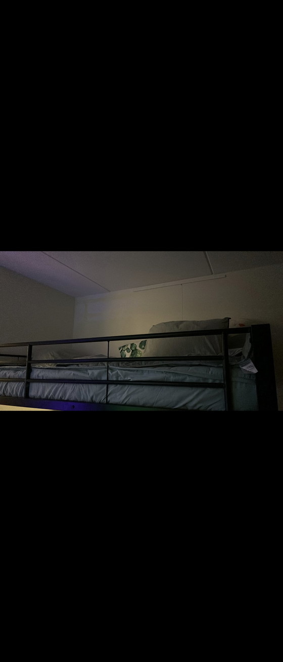 Image 1 of Lit mezzanine Gutent 140x200 avec matelas, échelle et bureau