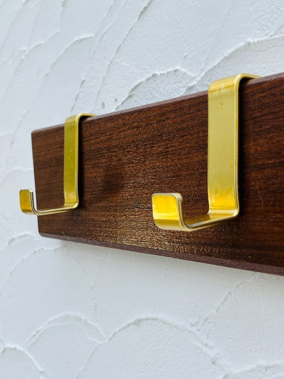 Image 1 of Porte manteau vintage bois et laiton 3 patères années 60