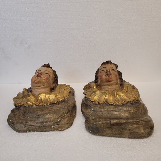 Image 1 of Paire de chérubins en haut-relief, bois polychrome, XVIIIe siècle - Espagne