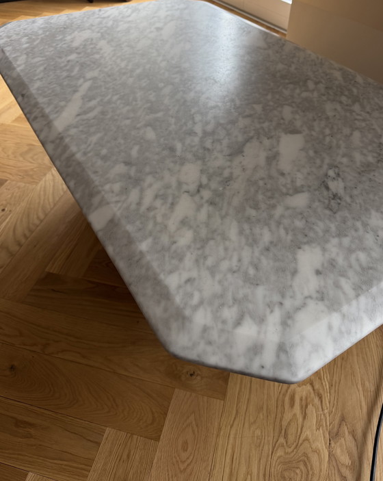 Image 1 of Tavolino da caffè in marmo di Carrara – Bianco e grigio