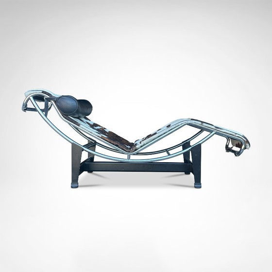 Image 1 of Chaise longue LC4 en peau de poney de Le Corbusier pour Cassina, années 1990