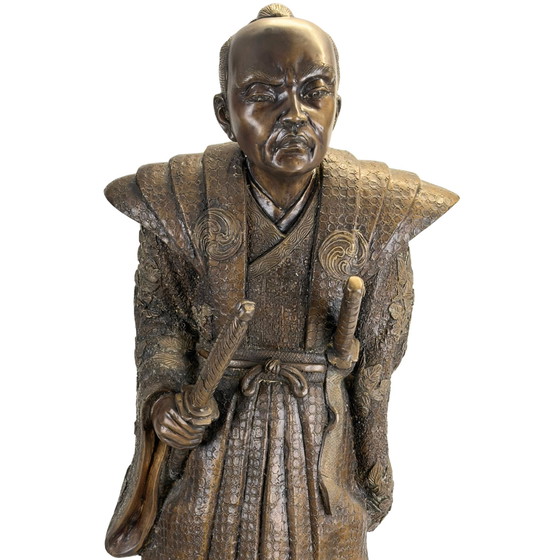 Monumental Estatua Antigua Japonesa de Bronce de un Samurai / Daimyo – Período Meiji (92 cm) – 34.2 kg (photo 2 of 11)