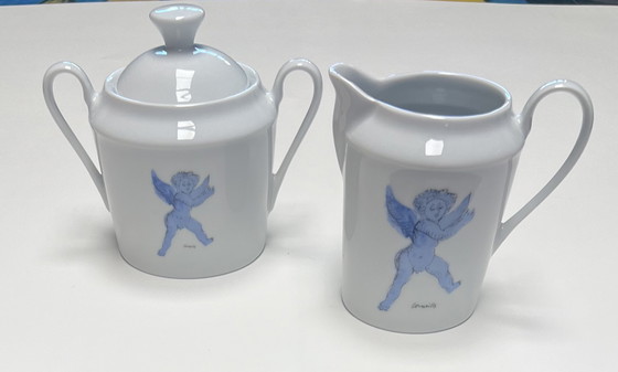 Image 1 of Guillaume Corneille (1922-2010) Brocca per il latte e zuccheriera in porcellana di Limoges L&#39;angelo azzurro da Rubens - Cobr