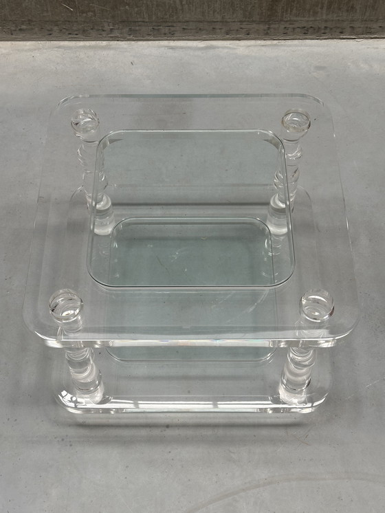 Image 1 of Table basse vintage en Lucite et verre – Design français des années 1970