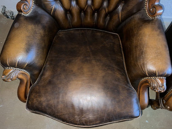 2 Poltrone Chesterfield Barocche in pelle – Legno (photo 9 of 12)