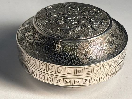 Chiseled and Repoussé Silver Pill Jewelry Box 19th Century Asia, Decorative Objects (photo 11 of 13)