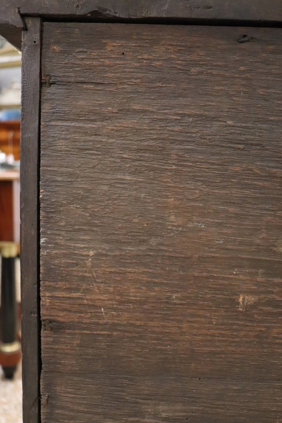 Image 1 of Cómoda antigua de nogal, restaurada, Italia, siglo XVII