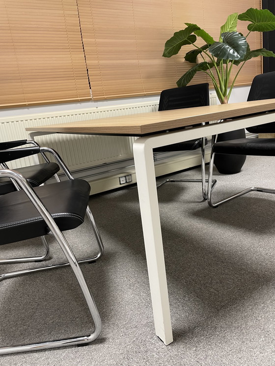 Image 1 of Vergadertafel met 4 Giersbergen stoelen 
