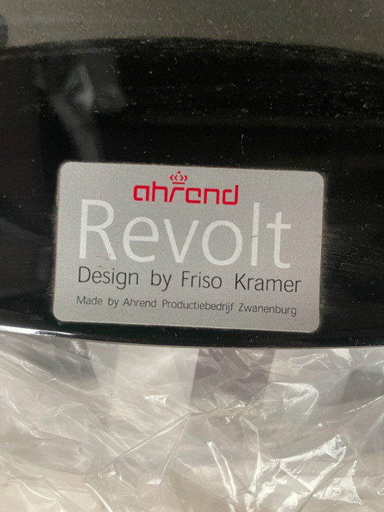 Ahrend Revolt Stuhl Hochglanz Schwarz Neu (Lagerbestand: 20+) – Esszimmerstühle, Metal, Plastic (photo 6 of 10)
