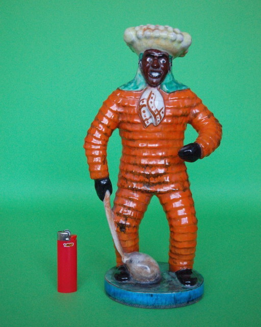 Figura Karlsruher Majolika de los años 30 'Elzacher Schuttig', diseño Anton Kling 