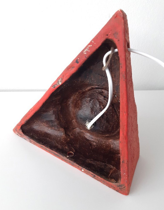 Image 1 of Keramieken vintage wandlamp met glazen bol, chamotte klei, brutalist wandlamp, oranje aardewerken mcm lamp