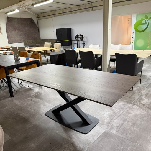 Table talk- Oxxi – Bert Plantagie, eettafels
