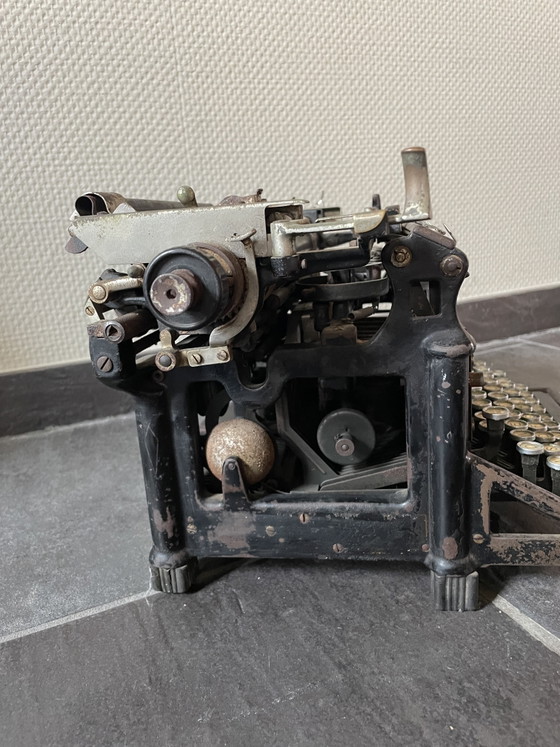 Antike Underwood Nr. 5 Schreibmaschine. 1915–1925 – Dekorative Objekte, Cast Iron, Metal (photo 12 of 14)