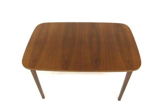 Image 1 of Table de salle à manger scandinave en noyer, Suède, 1960
