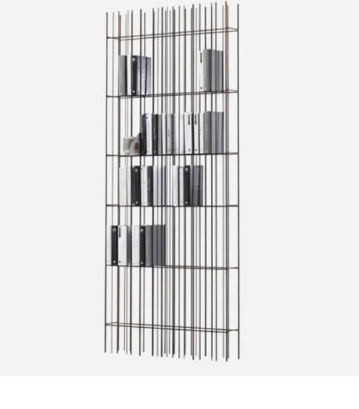 2X MOGG METRICA PARETE UNA LIBRERIA IN METALLO E VETRO