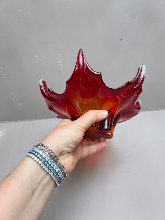 Image 1 of Bol vintage en verre de Murano, rouge, de forme pointue, Murano, Italie, verre d'art, style estival