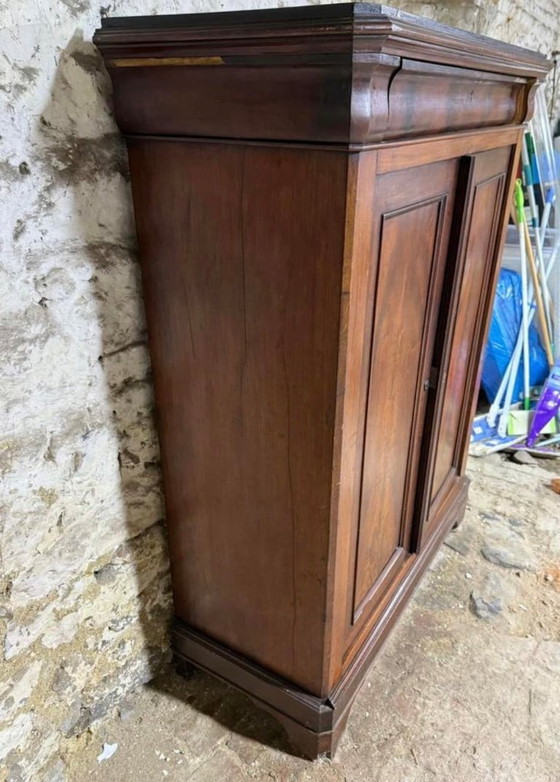 Image 1 of Armoire ancienne / bonnetière en bois massif