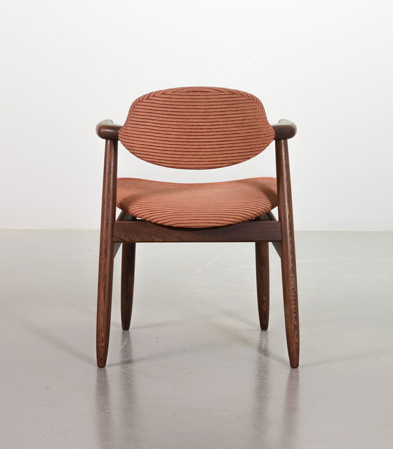 Image 1 of Authentieke Cowhorn Tijsseling eetkamerstoelen met wengé houten frame en steenrode bekleding door Hulmefa - Set van 4