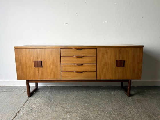Image 1 of Credenza in laminato stile Mid-Century degli anni '60 di Europa Furniture