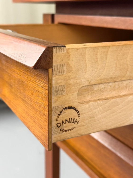 Image 1 of Teakhouten bureau uit het midden van de eeuw door Svend Åge Madsen voor Sigurd Hansen, jaren 60