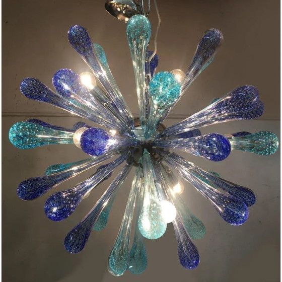 Image 1 of Lampadario Sputnik in vetro di Murano, gocce d'aria blu, con struttura in metallo cromato