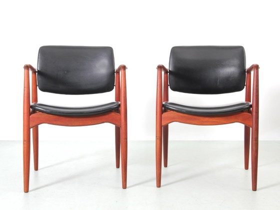 Image 1 of Paar Scandinavische teakhouten fauteuils model 66