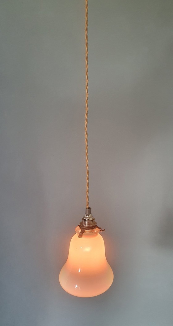 Image 1 of Suspension vintage - verre opalin - forme de poire