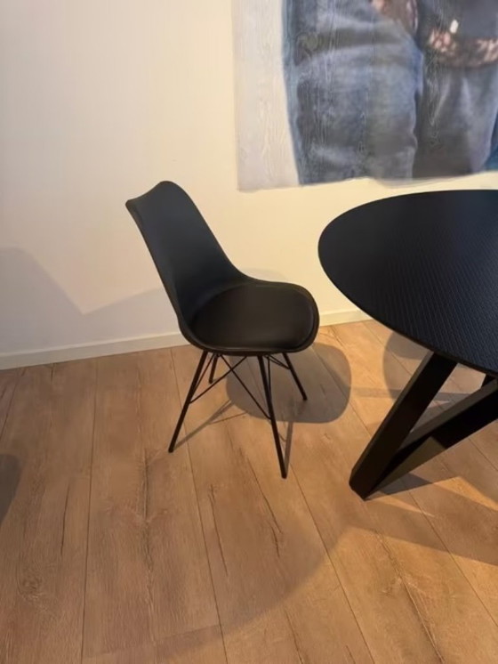 Image 1 of TAVOLO DA PRANZO ROTONDO NERO 120 CM