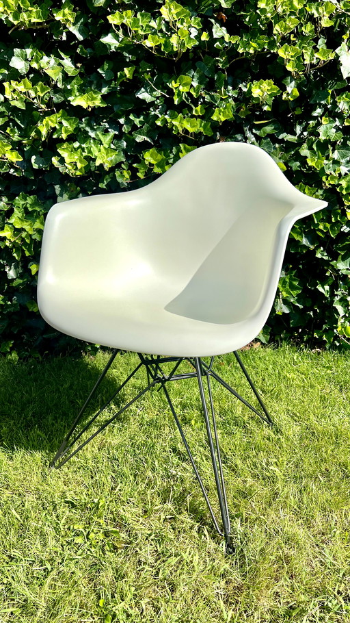 7x Design Classics With Org. Purchase receipt | Kartell, Vitra, Hay, Fritz Hansen